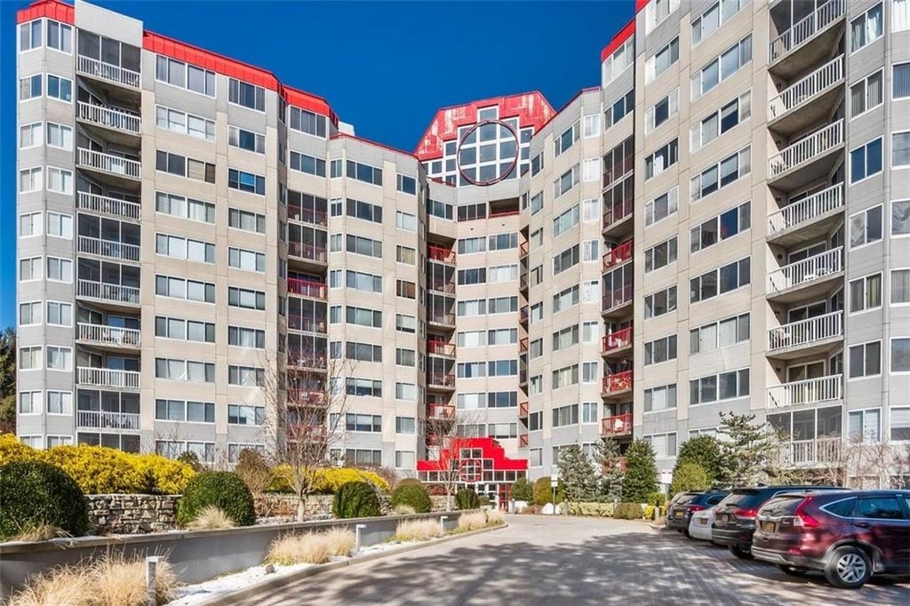 1 of 1 - 10 Stewart Place # 1ee, White Plains, NY