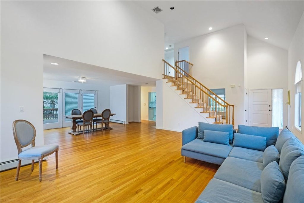 1 of 1 - 4 Berkley Court, Briarcliff Manor, NY