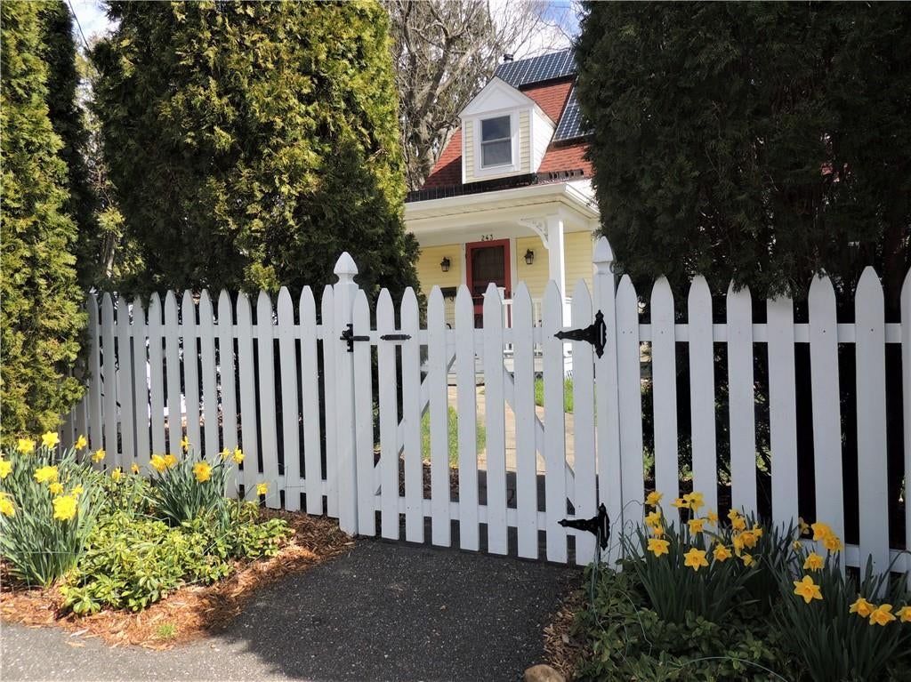 1 of 1 - 243 Farragut Avenue, Hastings-on-Hudson, NY