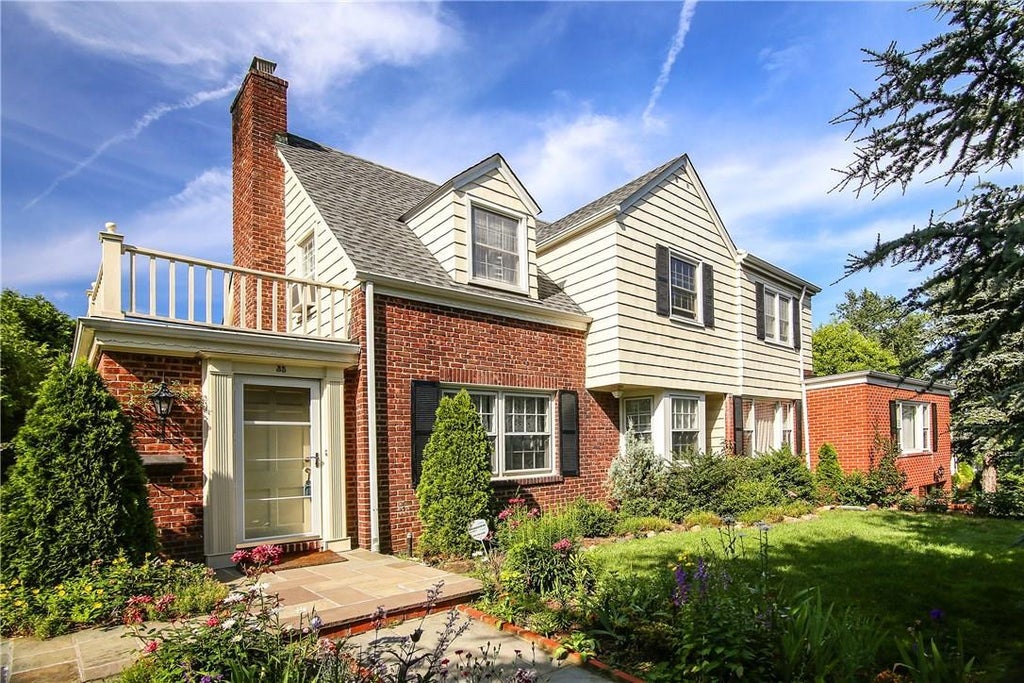 1 of 1 - 35 Gordon Place, Scarsdale, NY