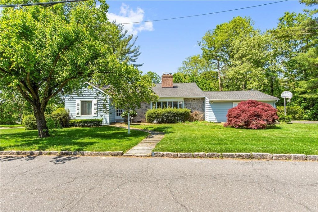 1 of 1 - 372 Heathcote Road, Scarsdale, NY