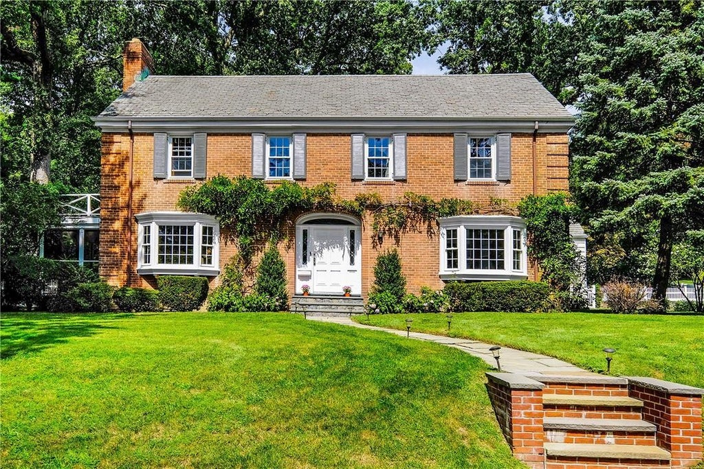 1 of 1 - 184 Barnard Road, New Rochelle, NY