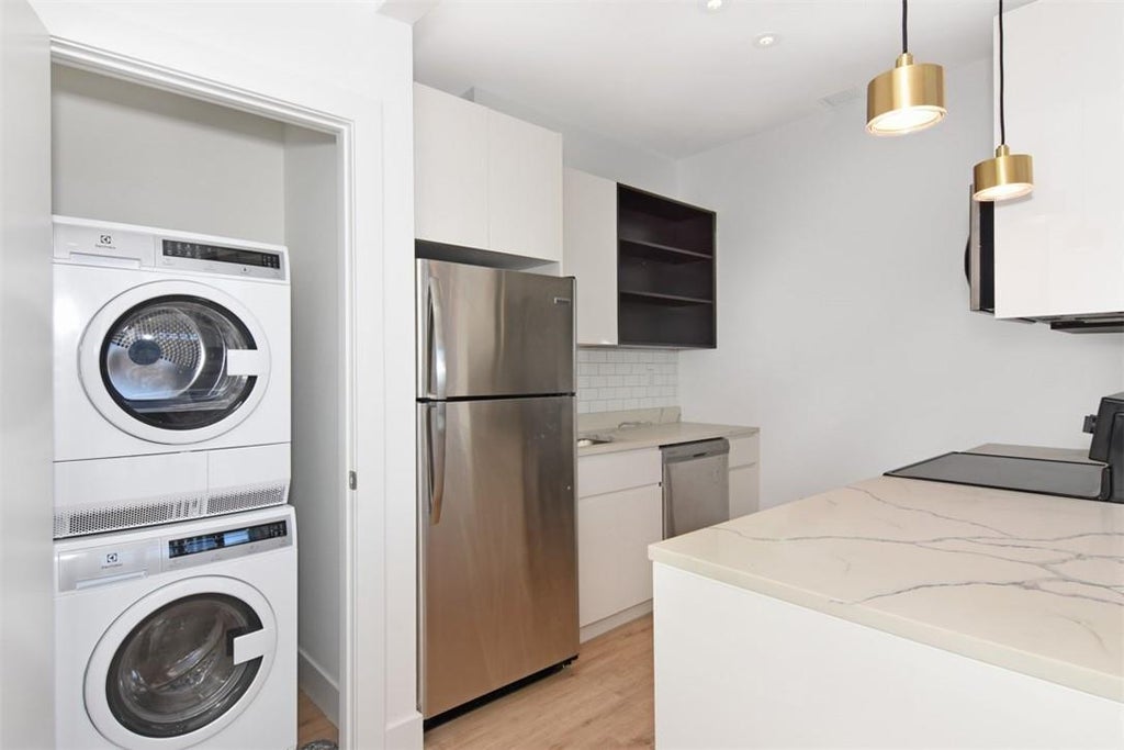 1 of 1 - 525 Macquesten Parkway # 2a, Mount Vernon, NY