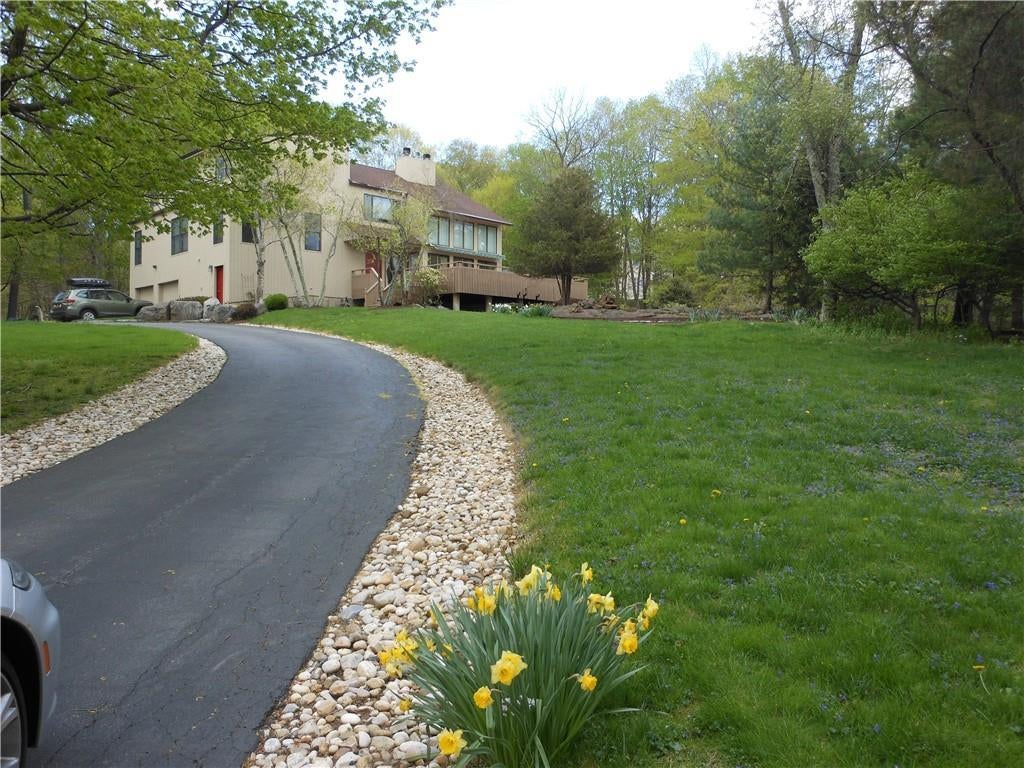 1 of 1 - 19 Barnes Lane, Chappaqua, NY
