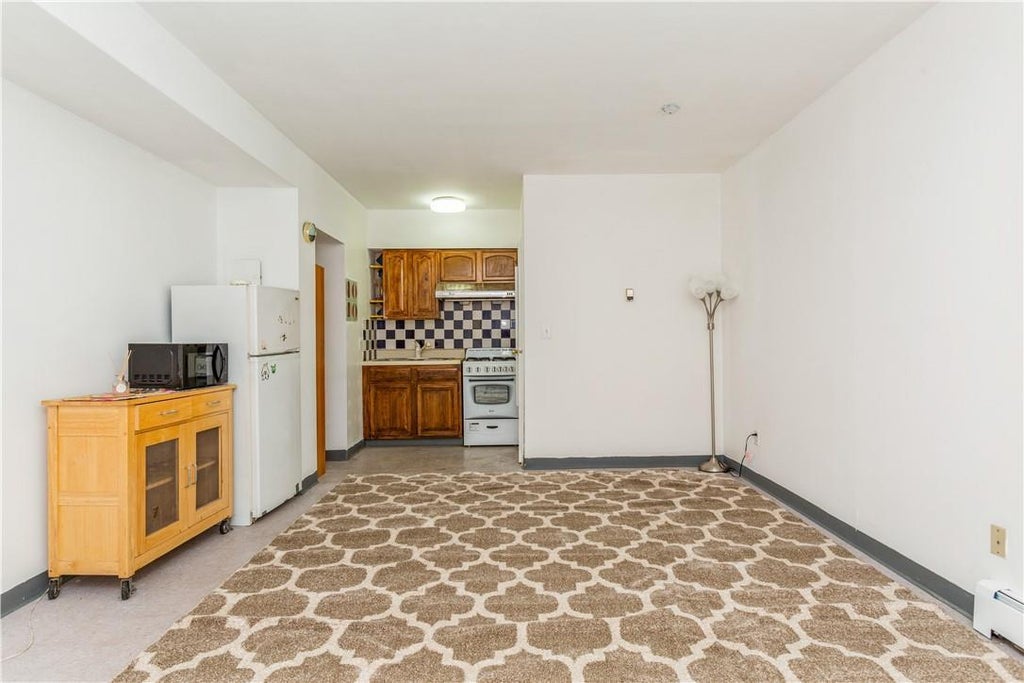1 of 1 - 58-61 44 Avenue # 1b, Woodside, NY