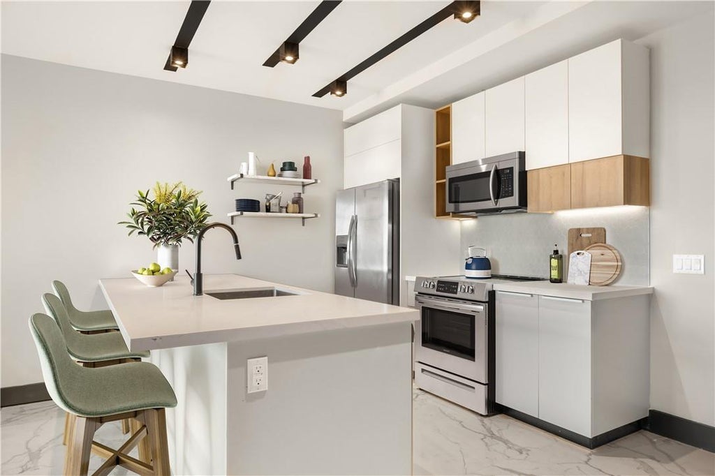 1 of 1 - 667 Ridge Hill Boulevard # 811, Yonkers, NY