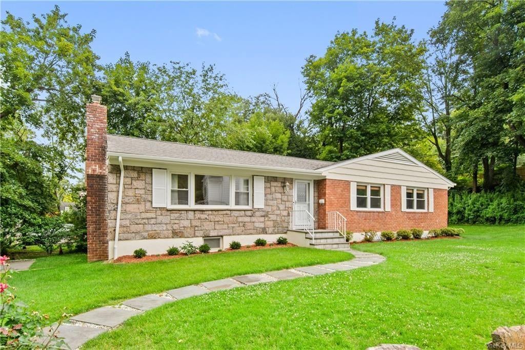1 of 1 - 4 Kathy Lane, Scarsdale, NY