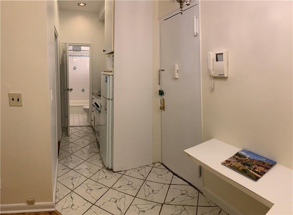 1 of 1 - 4 101st St. # 3, New York, NY