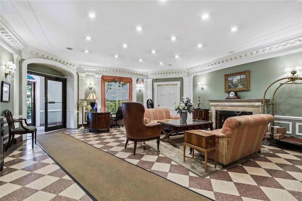 1 of 1 - 45 Popham Road 3k, Scarsdale, NY