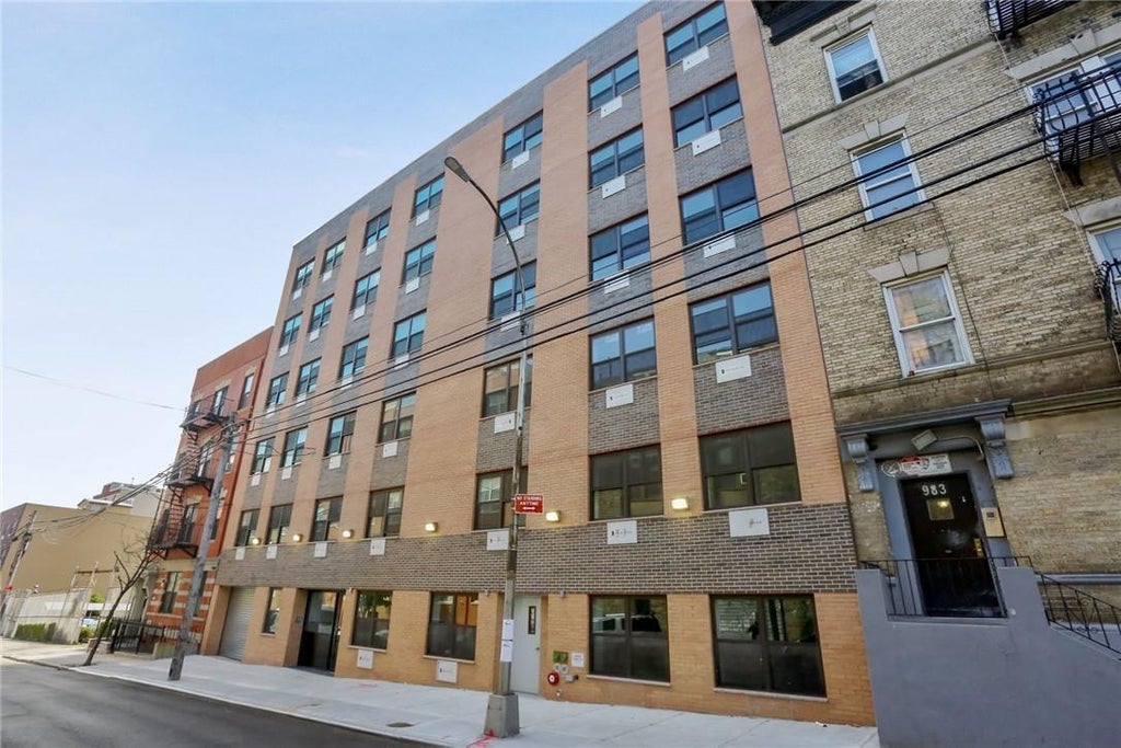 1 of 1 - 979 Summit Avenue # 1a, Bronx, NY