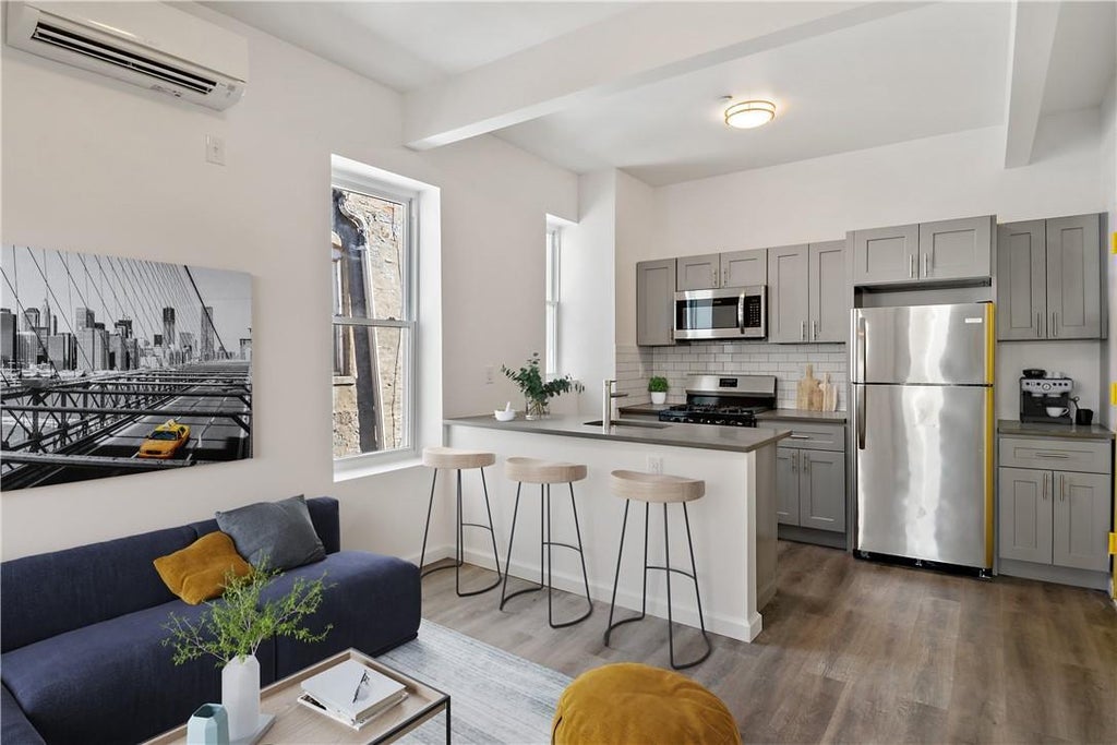 1 of 1 - 1047 Morris Avenue # 4, Bronx, NY