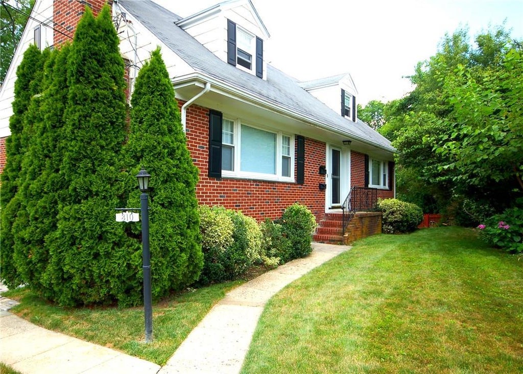 1 of 1 - 310 Anita Lane # 2nd Floor, Mamaroneck, NY