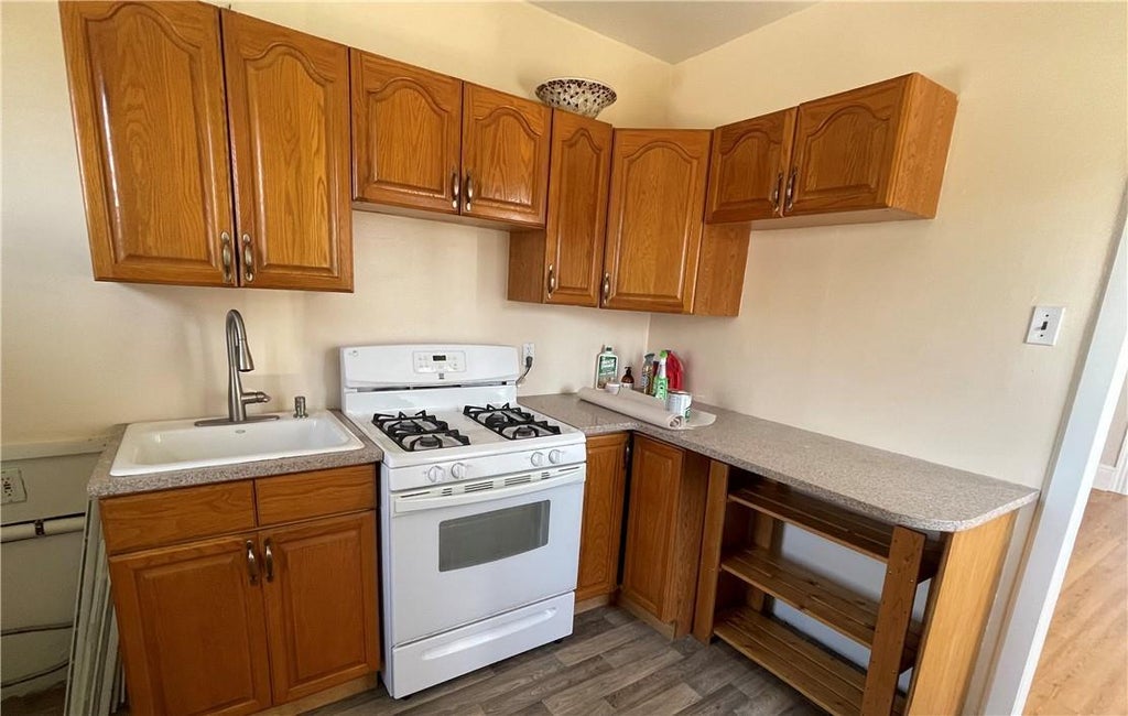 1 of 1 - 111 Rochelle St., Bronx, NY