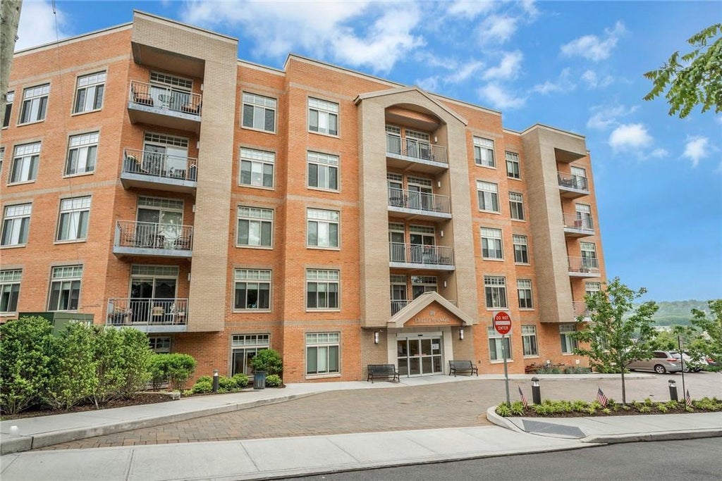 1 of 1 - 40 Jackson Avenue # 3j, Eastchester, NY