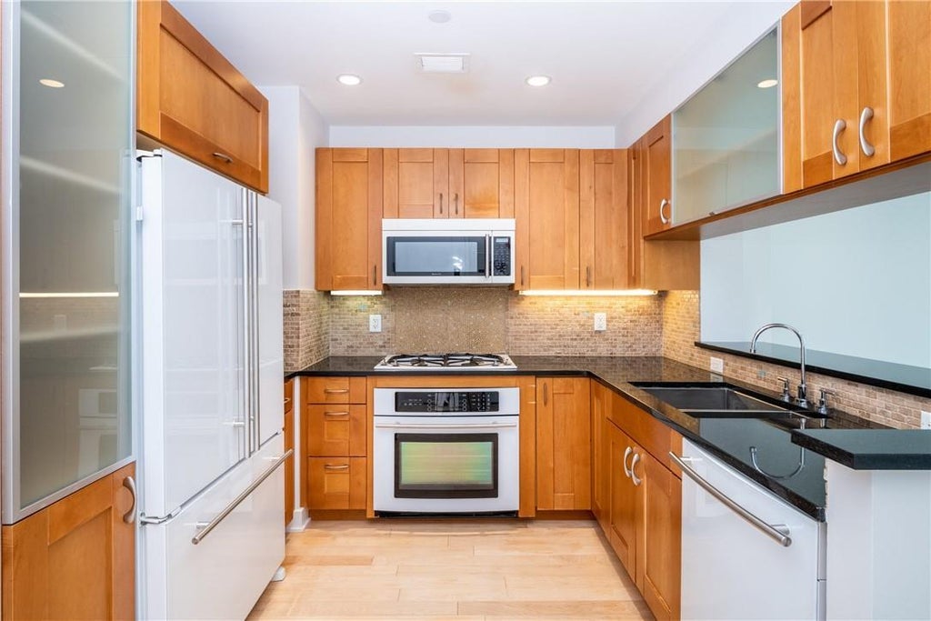 1 of 1 - 175 Huguenot St. # 1003, New Rochelle, NY