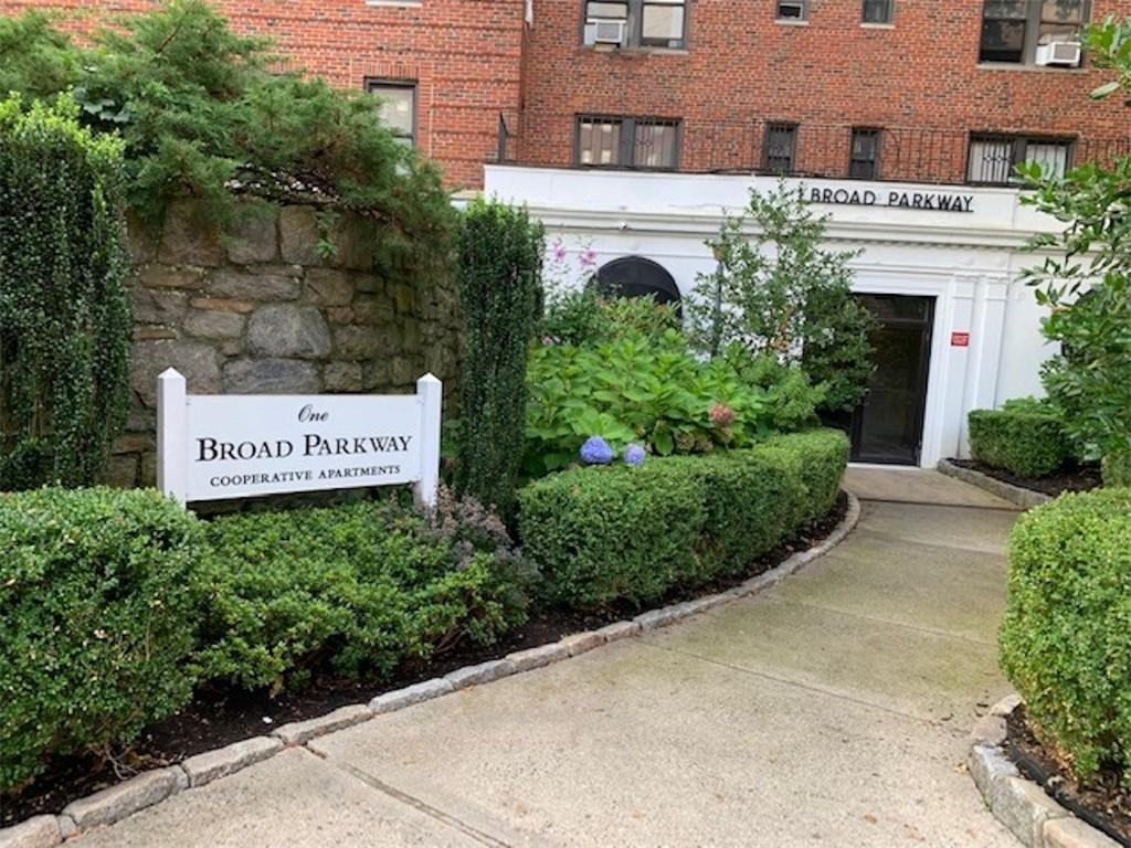 1 of 1 - 1 Broad Parkway # 4l, White Plains, NY