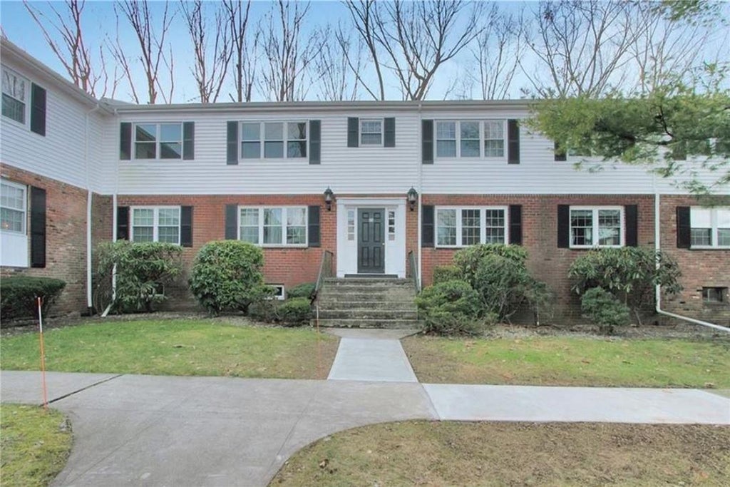 1 of 1 - 54 Bon Aire Circle, Suffern, NY