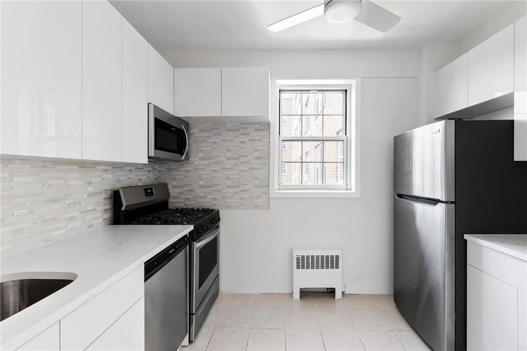 1 of 1 - 210 Pelham Road 4j, New Rochelle, NY