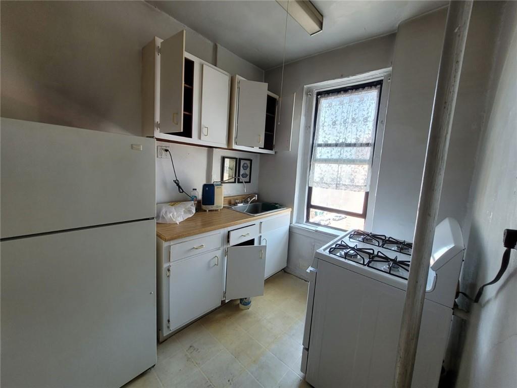 1 of 1 - 2574 Wallace Avenue # 9a, Bronx, NY