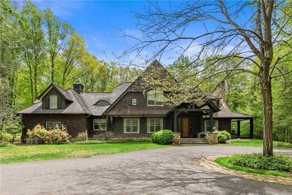 1 of 1 - 8 Brady Road, Bedford Corners, NY