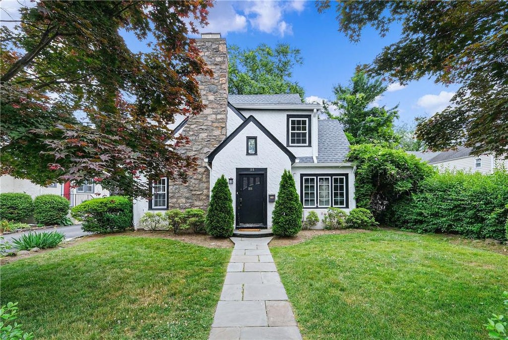 1 of 1 - 164 Nelson Road, Scarsdale, NY