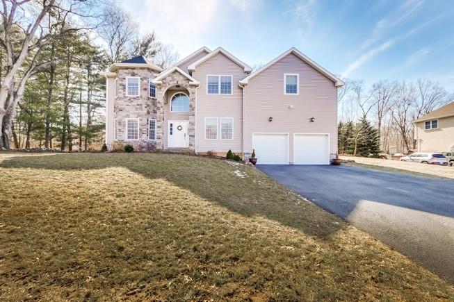 1 of 1 - 5 Fant Farm Lane, Montebello, NY