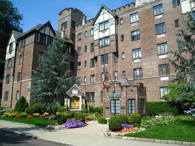 1 of 1 - 155 Garth Road 3a, Scarsdale, NY