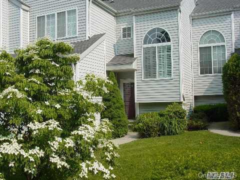 1 of 1 - 14 Beekman Place, Islandia, NY