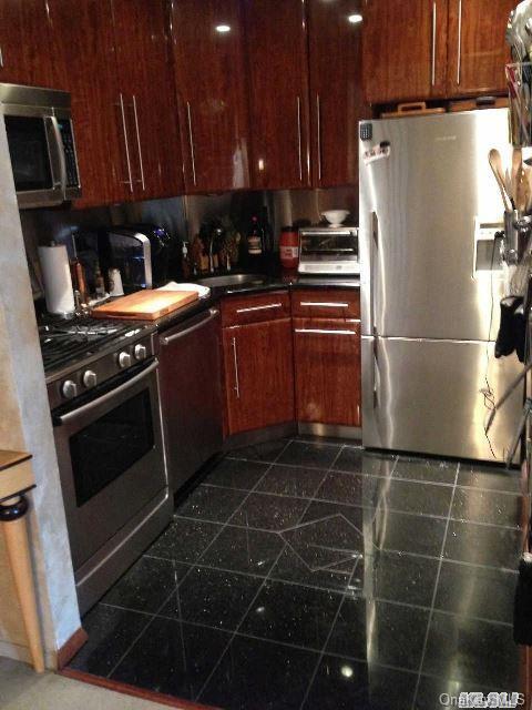 1 of 1 - 65-19 242nd St. # 3rd Fl, Douglaston, NY