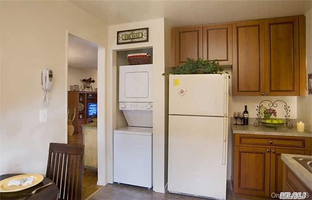 1 of 1 - 75 Commodore Lane, West Babylon, NY