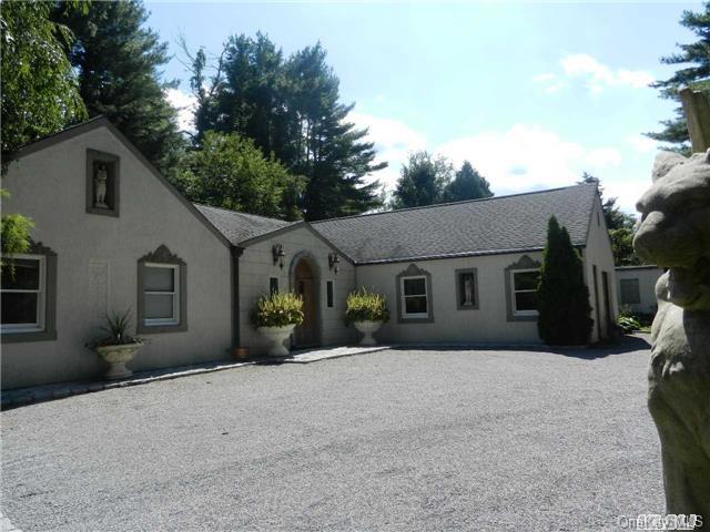 1 of 1 - 14 Berry Hill, Oyster Bay Cove, NY