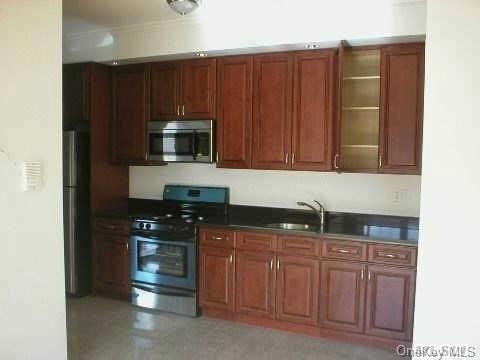 1 of 1 - 24702 Jericho Turnpike # 2r, Floral Park, NY