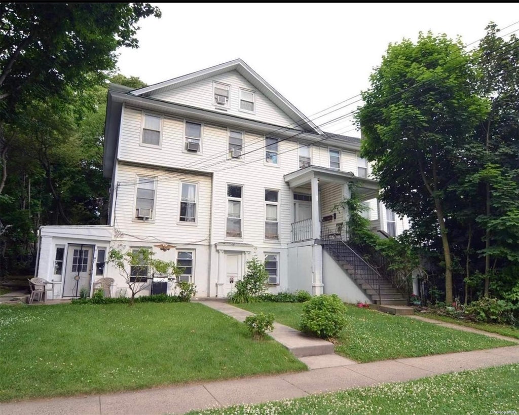 1 of 1 - 33 Carlton Avenue # 3, Port Washington, NY