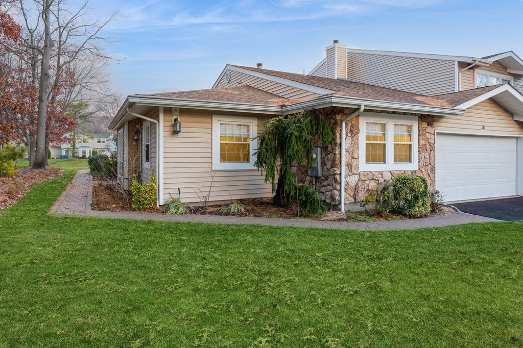 1 of 1 - 137 Fairfield Drive # 137, Holbrook, NY