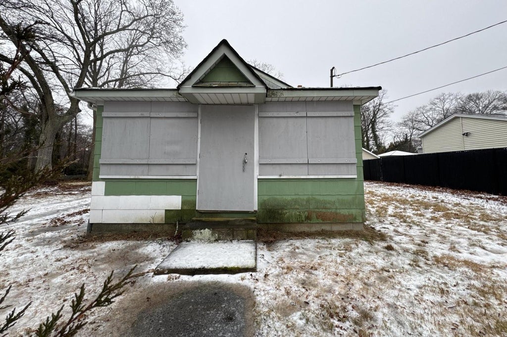 1 of 1 - 188 Officials Avenue, Holbrook, NY