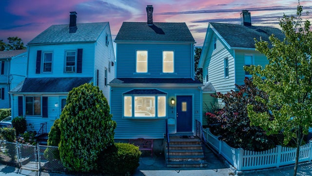 16 Woodbury Street, New Rochelle