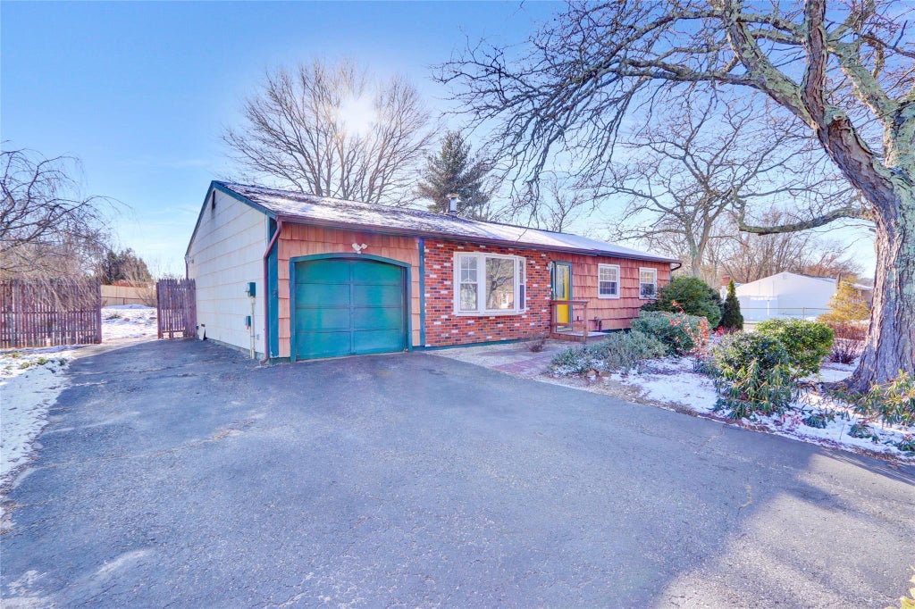 1 of 1 - 86 Inverness Road, Holbrook, NY