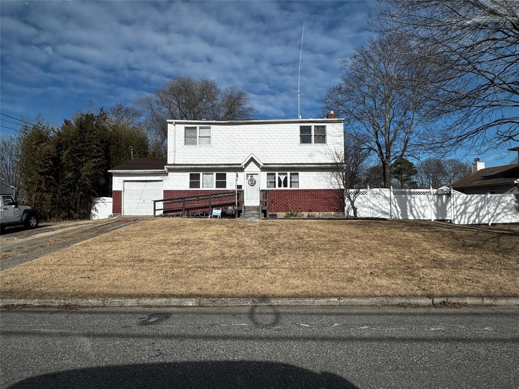 1 of 1 - 25 Riverdale Avenue, Oakdale, NY