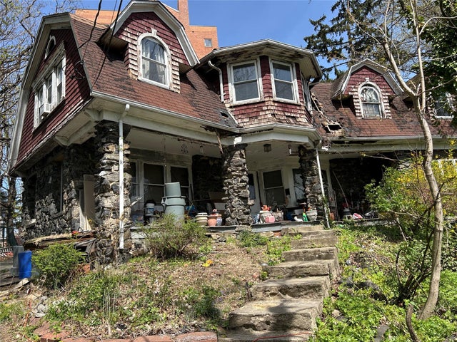 76 Pintard Avenue, New Rochelle