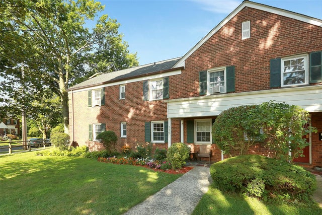 119 Robins Road # 119, New Rochelle