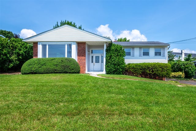 108 Kensington Oval, New Rochelle