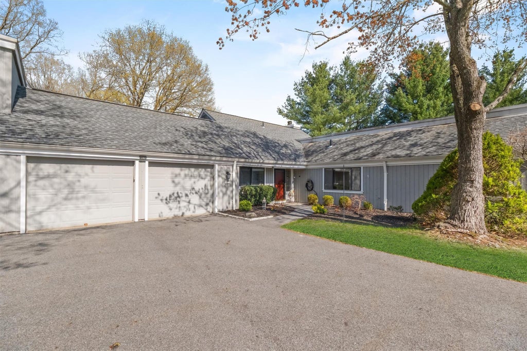 133 Heritage Hills # B, Somers