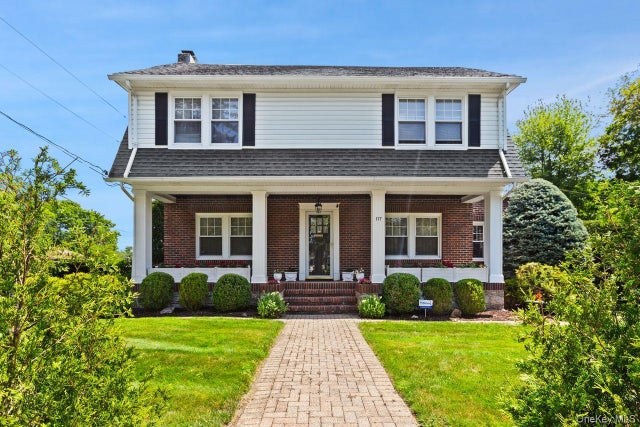 117 Perth Avenue, New Rochelle