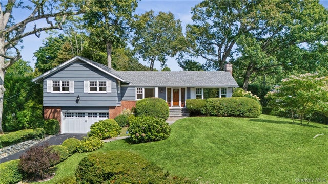 118 Winding Brook Road, New Rochelle