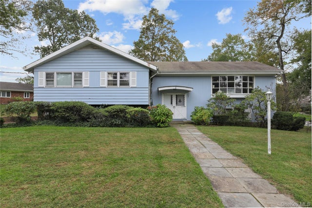 2 Willa Way, Eastchester