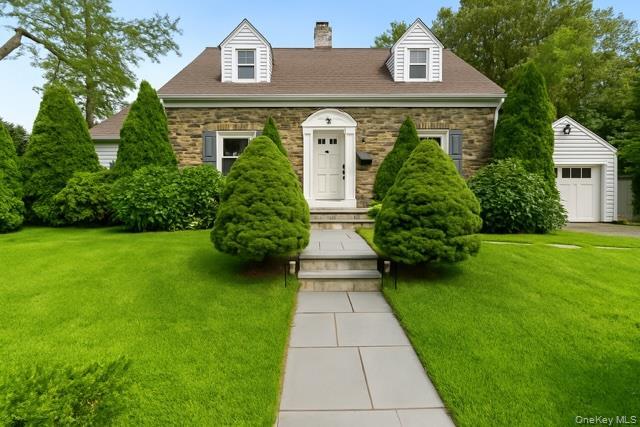73 Middle Road, Eastchester