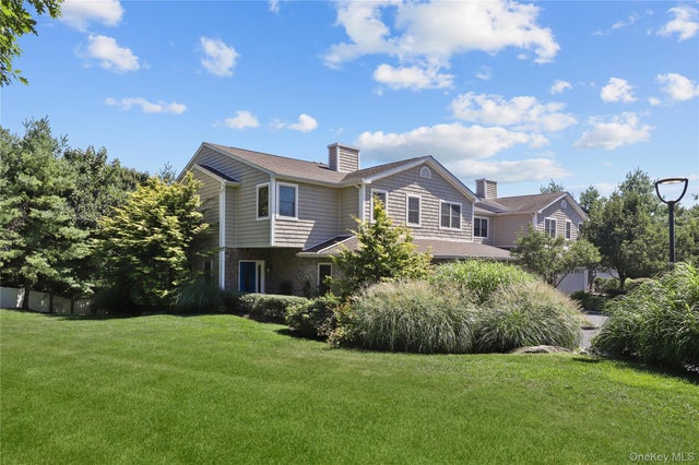 14 Preserve Court, White Plains