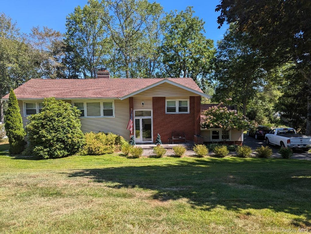 148 Geymer Drive, Mahopac