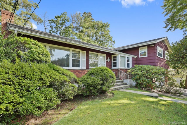 28 Hayhurst Road, New Rochelle