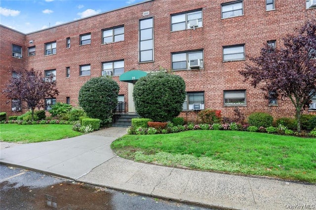 25 Shady Glen Court # 1a, New Rochelle